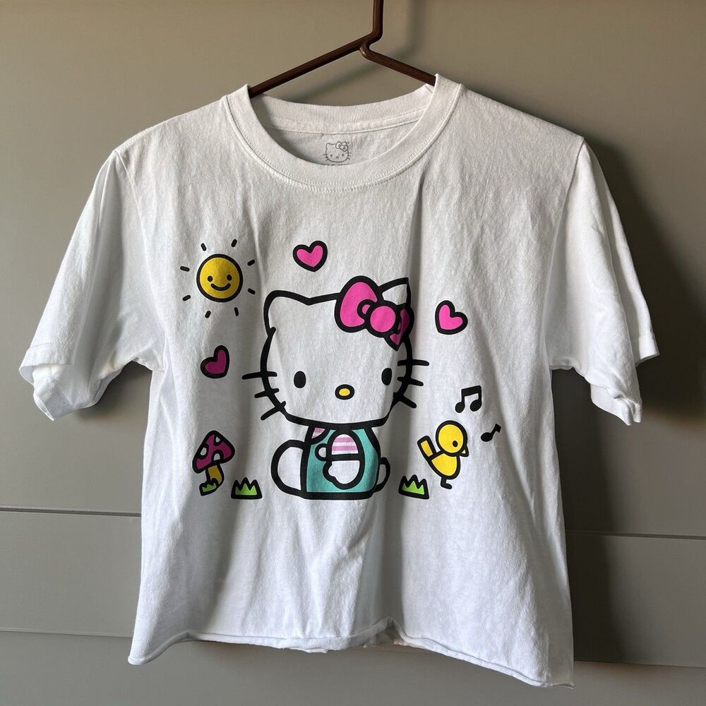 Sanrio Hello Kitty Graphic T-shirt Women Small‎ White Short Sleeve Crop Raw Hem